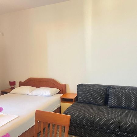 Apartments Radosevic อุลซิน ภายนอก รูปภาพ