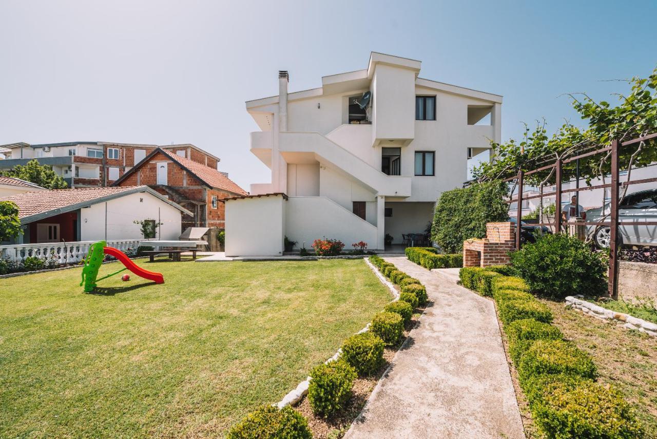 Apartments Radosevic อุลซิน ภายนอก รูปภาพ