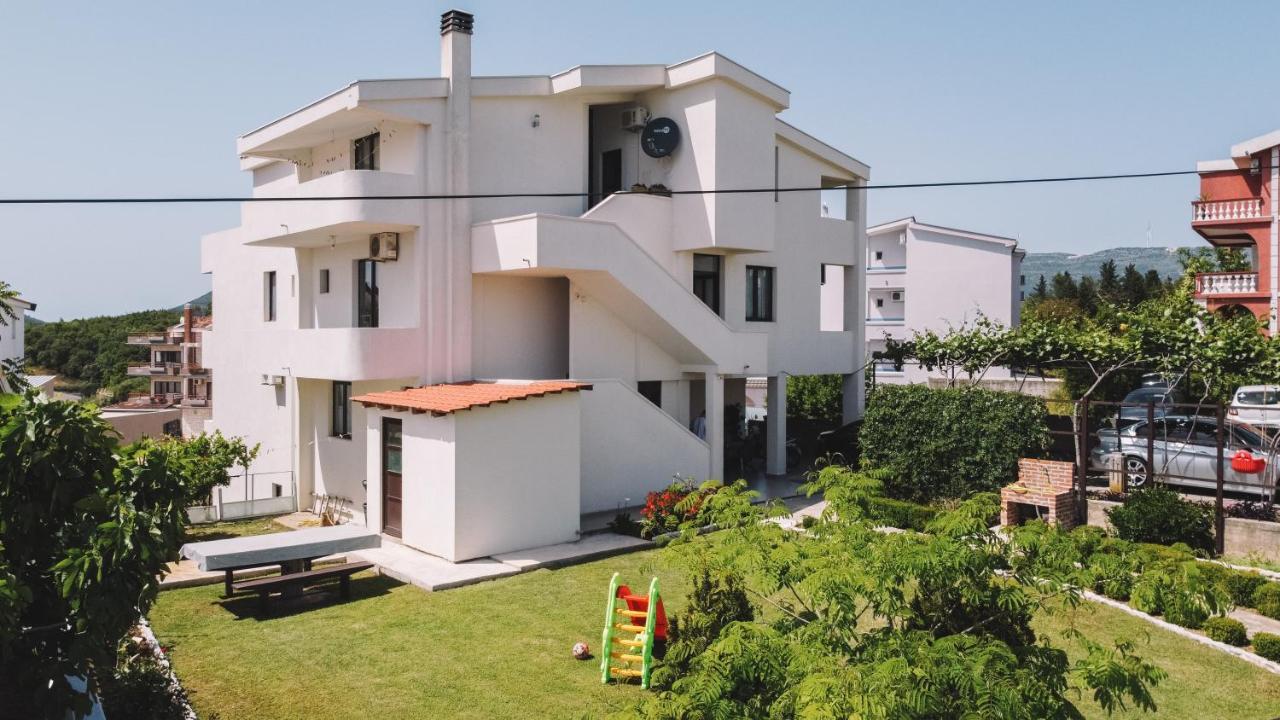 Apartments Radosevic อุลซิน ภายนอก รูปภาพ