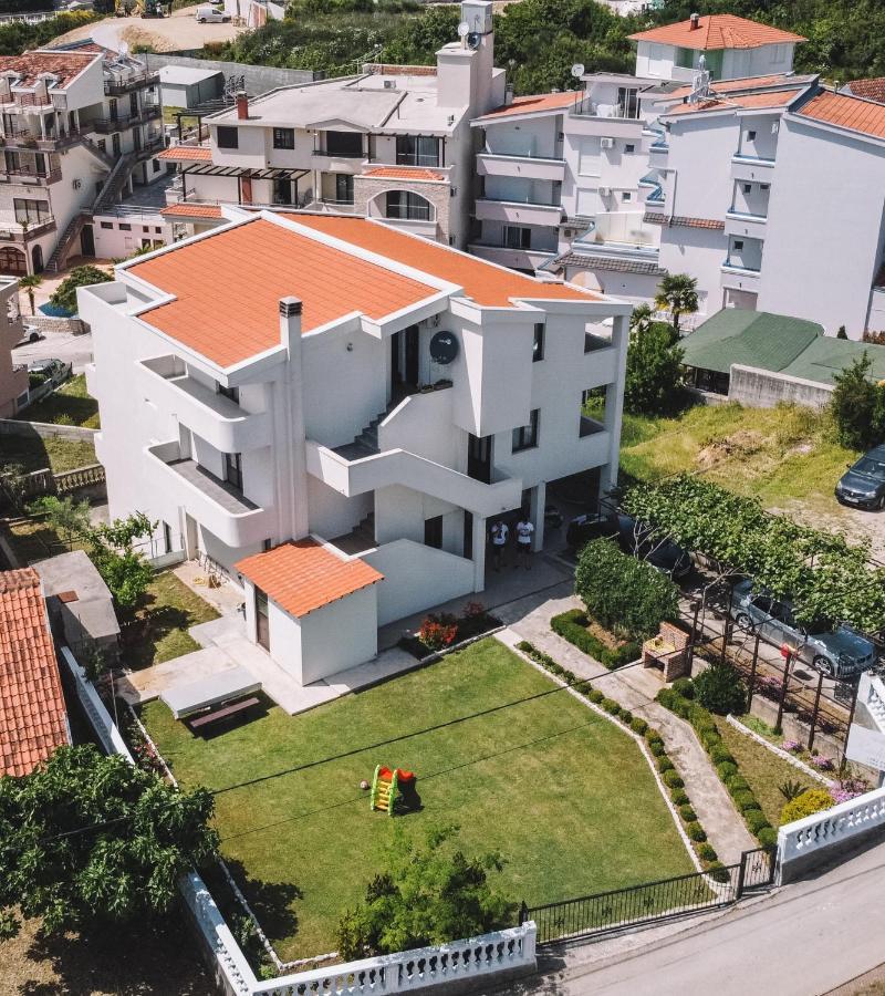 Apartments Radosevic อุลซิน ภายนอก รูปภาพ