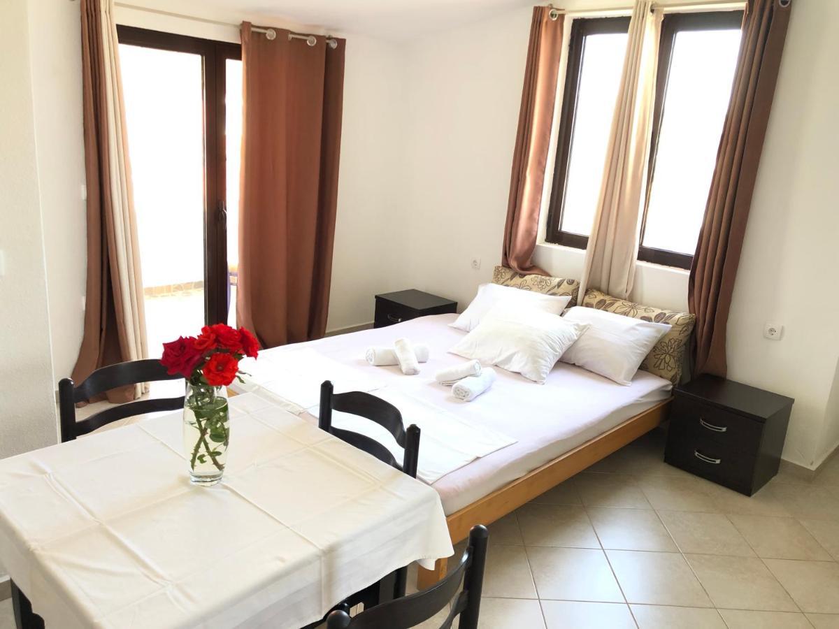 Apartments Radosevic อุลซิน ภายนอก รูปภาพ