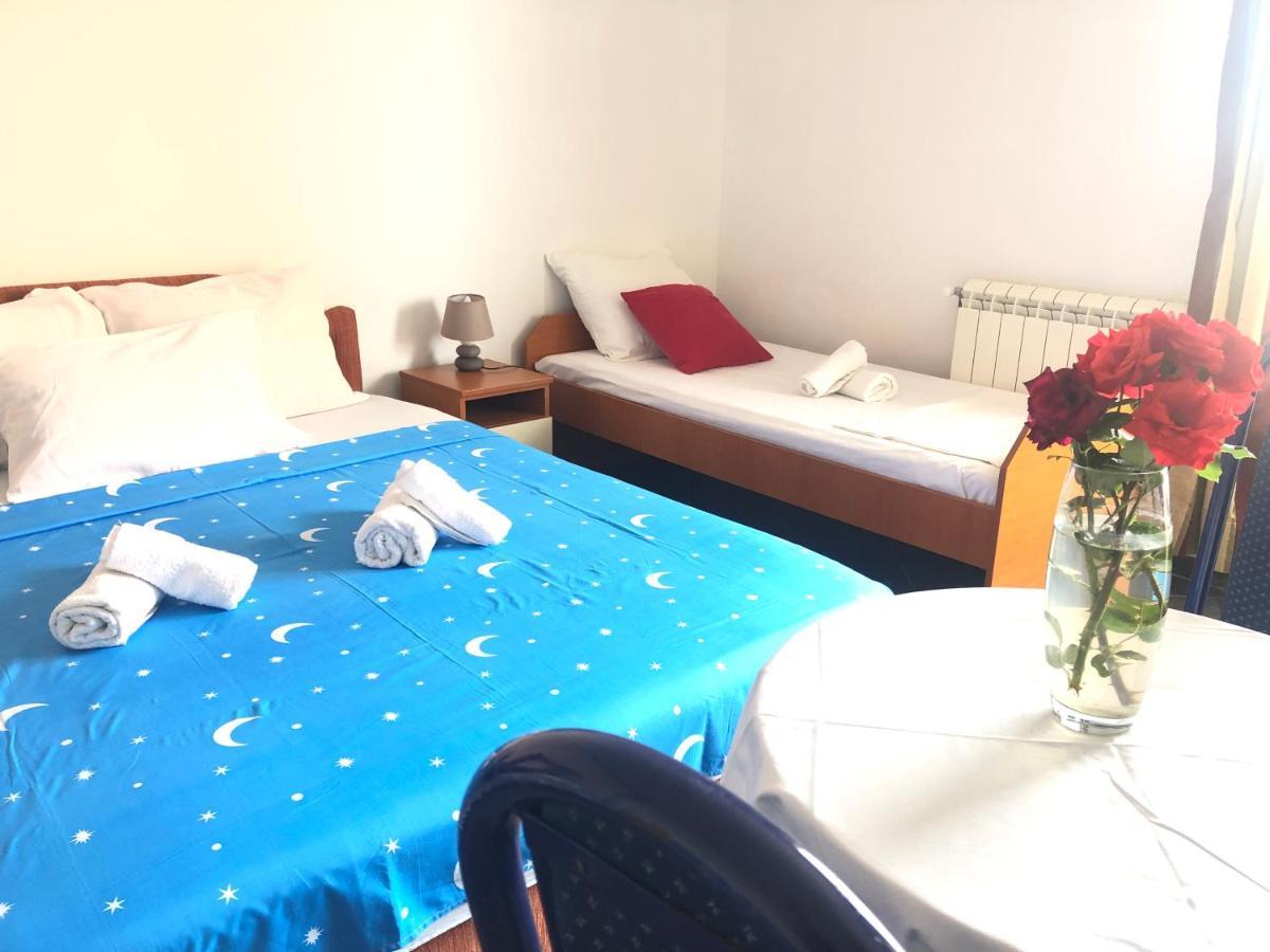 Apartments Radosevic อุลซิน ภายนอก รูปภาพ