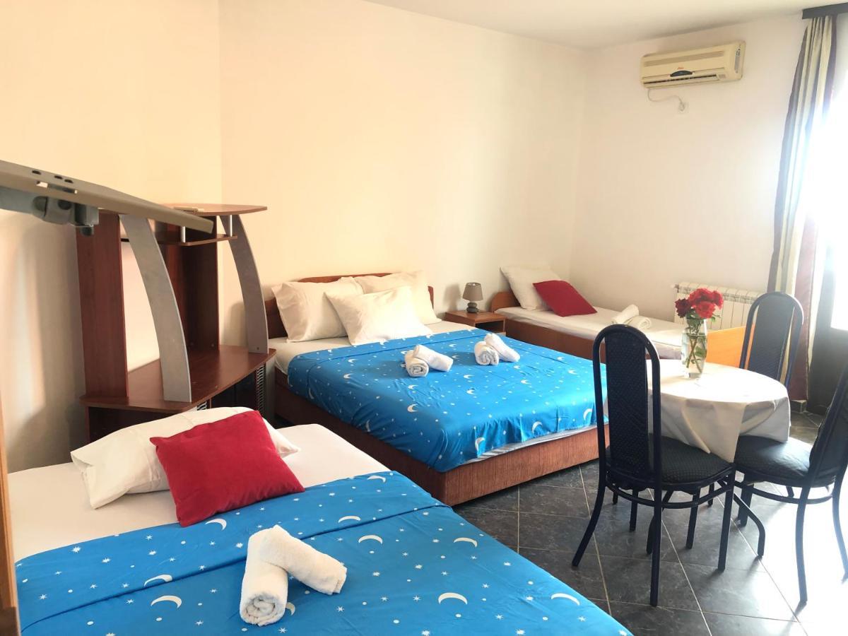 Apartments Radosevic อุลซิน ภายนอก รูปภาพ