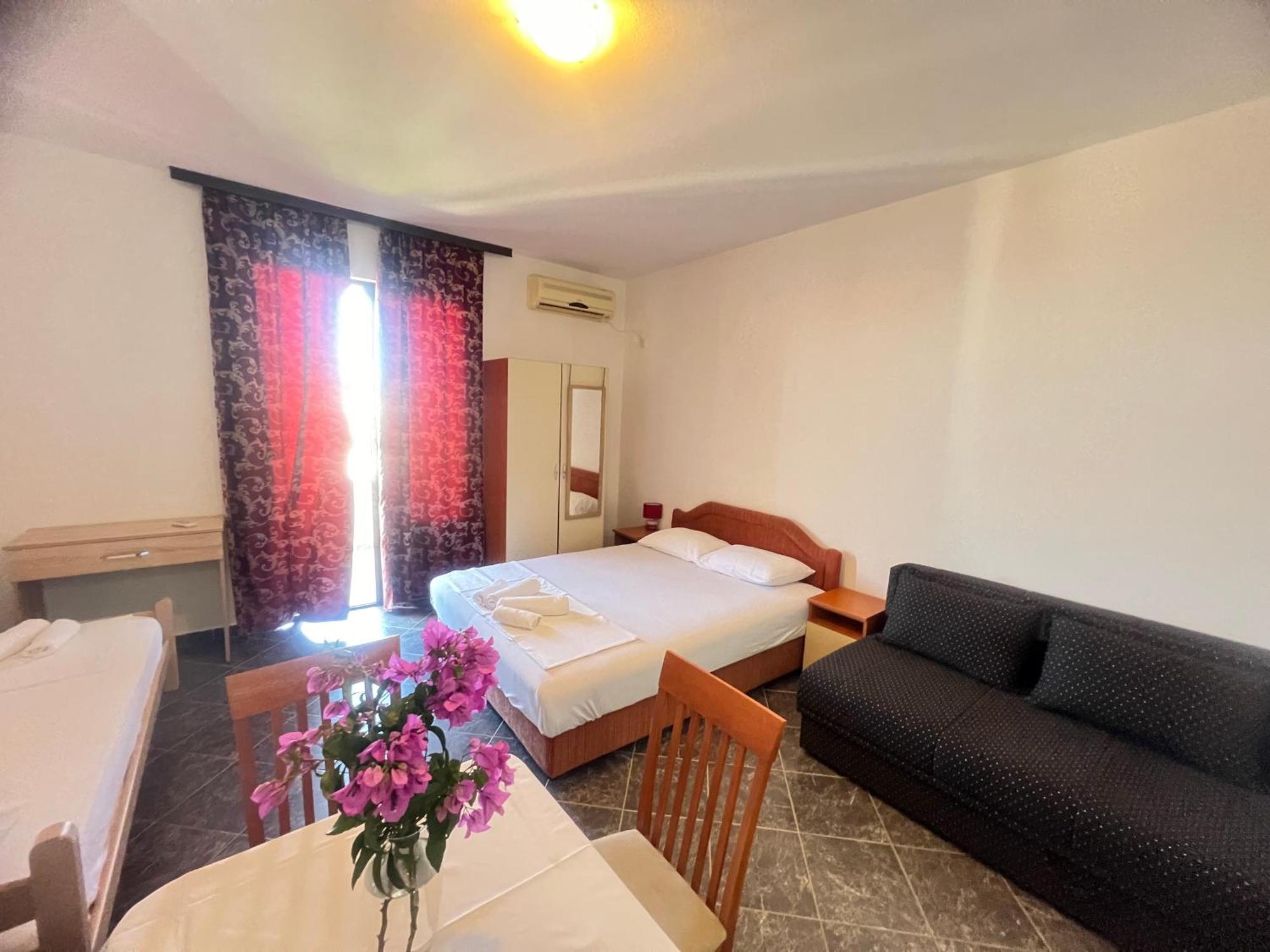 Apartments Radosevic อุลซิน ภายนอก รูปภาพ