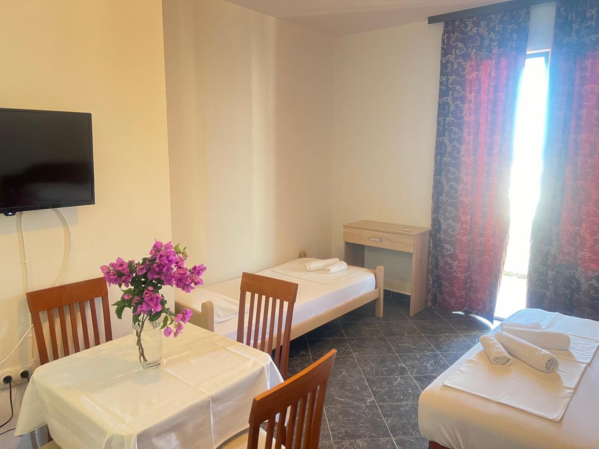 Apartments Radosevic อุลซิน ภายนอก รูปภาพ