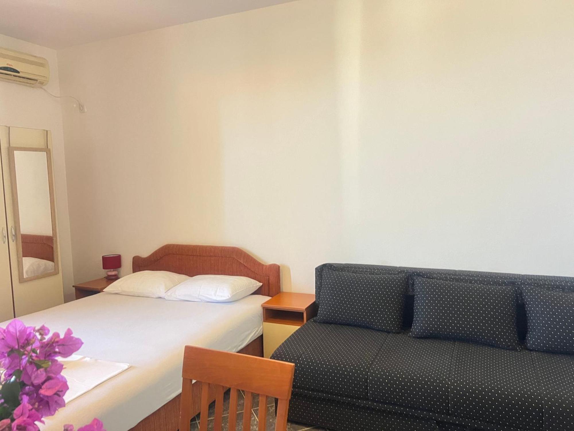 Apartments Radosevic อุลซิน ภายนอก รูปภาพ